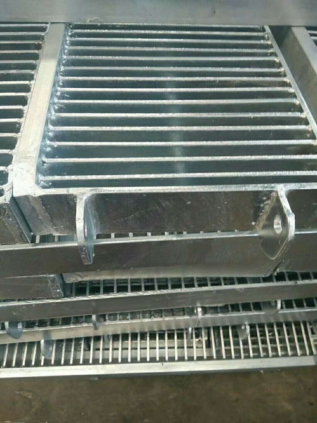 热镀锌钢格板